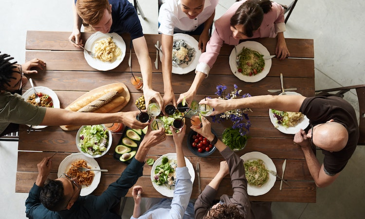 familia á mesa habilitação de herdeiros em partes iguais